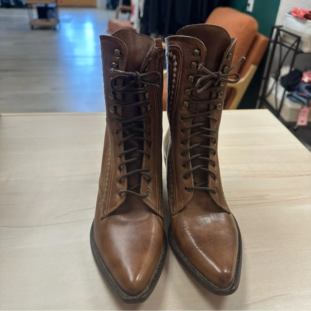 Women’s Vintagr Brown Leather Lace-Up Western Boots - Picture 3 of 13